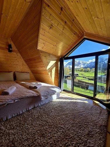 Grand Mountain Cottage