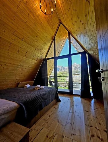 Grand Mountain Cottage