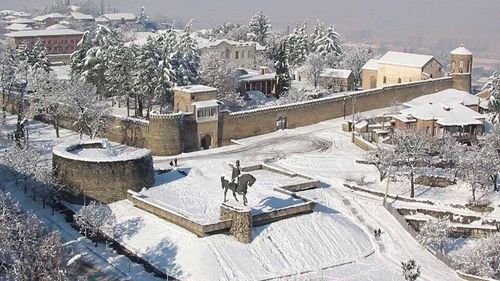 Tbilisi to Kakheti: Castles, Monasteries & Wine Tasting in One Day